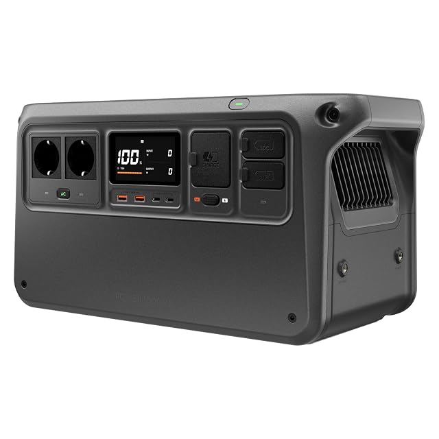DJI Power 1000 V2 Powerstation mit ihren Netzsteckdosen und USB-C-Anschlüssen